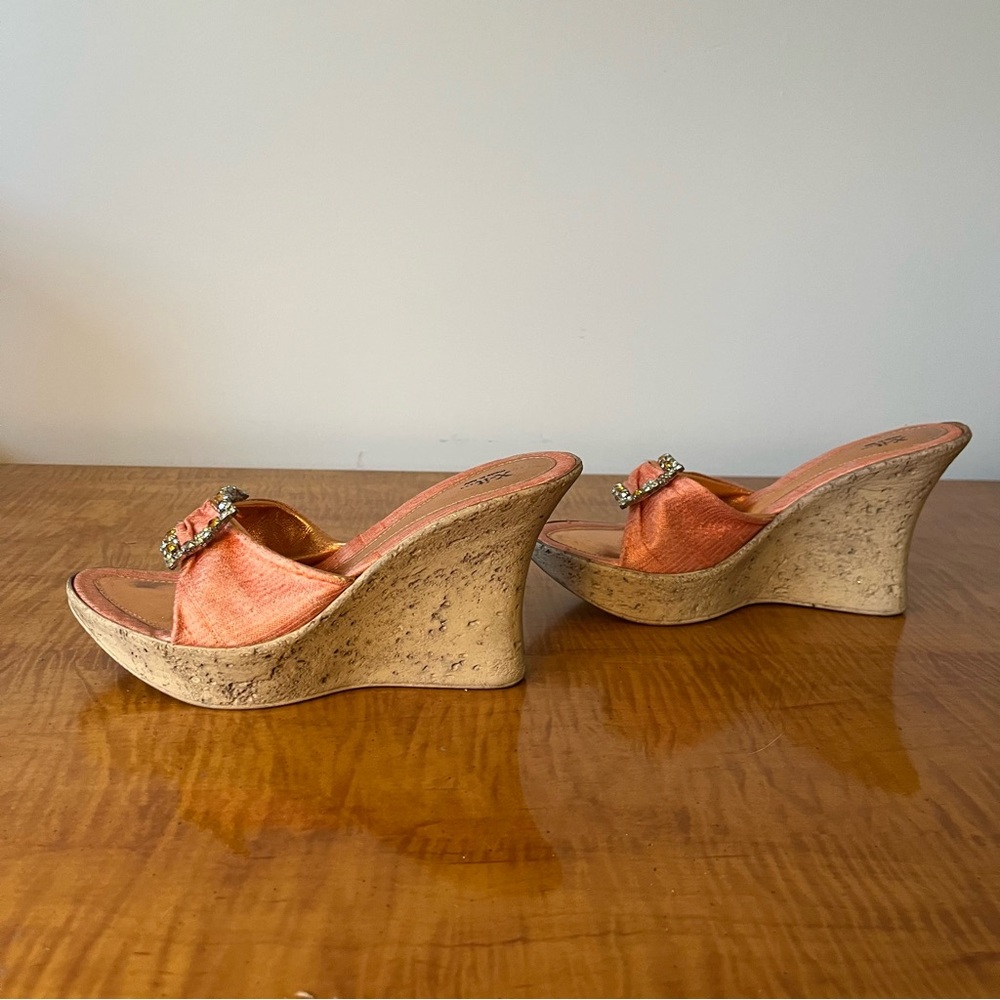 Vegas, baby! FABULOUS satin & rhinestone platform slides from X-it - Picture 4 of 13